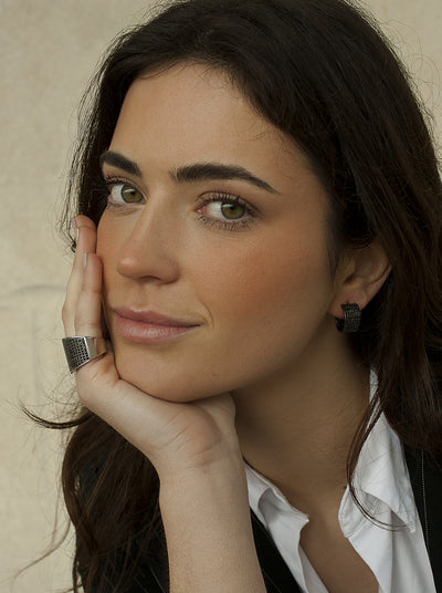 Pendientes aro anchos circonitas negras engastadas JO-20003-N-A