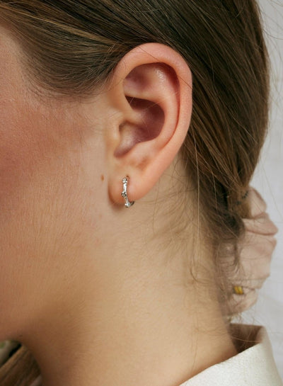 Pendientes aro plata motivo triple circonita JO-17851-A