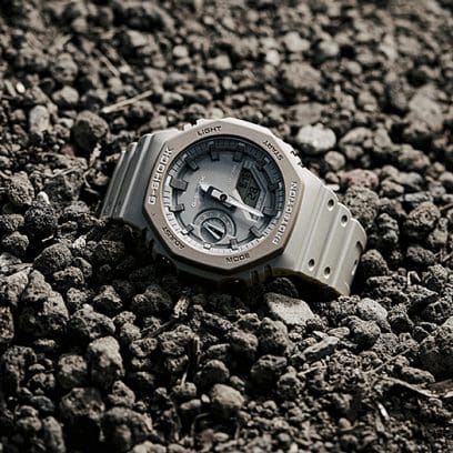 RELOJ CASIO GRIS CLASSIC GA-2110ET-8A